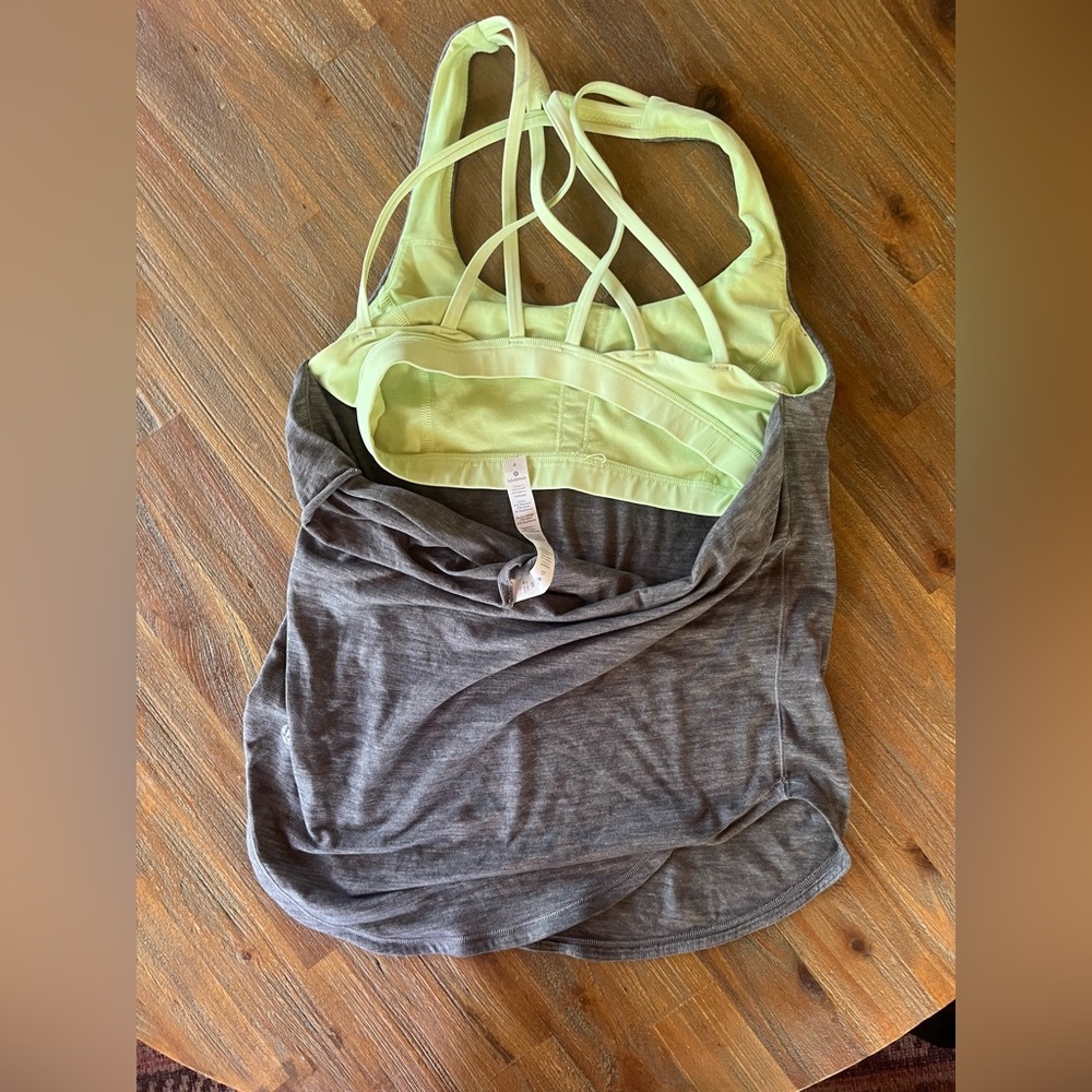 size 4 lululemon top w built in bra - Picture 2 of 2